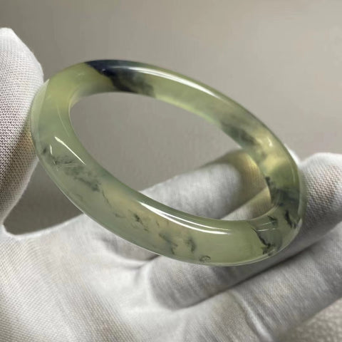 Gelang Lukisan Pemandangan Es Batu Giok Cui Alami Ukuran 56-58mm Ukuran 57.9mm Lebar Sisi 9.9mm Batu giok semuanya muncul secara alami Pola acak Sudah termasuk pajak pengiriman.