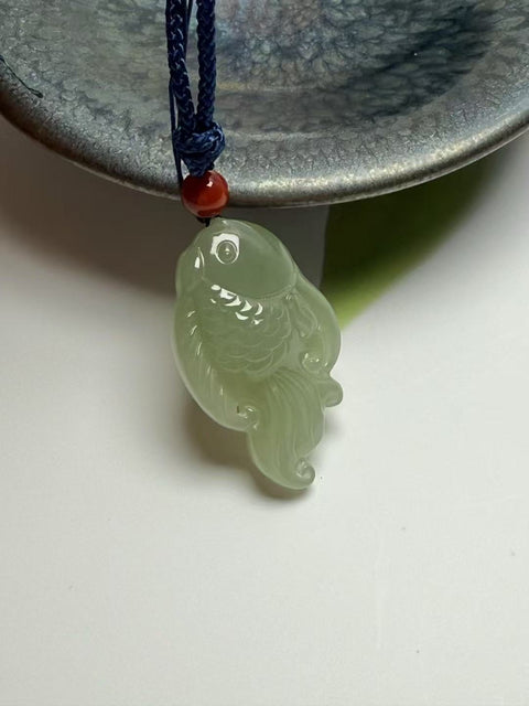 Liontin Ikan Gendut Kecil Giok Hetian Alami Ukuran 36 * 22 * 11mm Giok baik-baik saja dan hangat Termasuk pajak pengiriman.