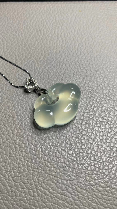 Liontin Giok Alami Damai Sesuai Keinginan 925 Tatahan Perak Ukuran 31 * 22.8mm Giok bersih dan halus Sudah termasuk pajak pengiriman.