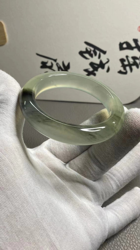 Gelang Tinta Giok Cui Alami di Atas Es Ukuran 49-51mm Ukuran 50.6mm Lebar Sisi 12.5mm Giok semuanya terjadi secara alami Pola acak Pajak Pengiriman Sudah Termasuk