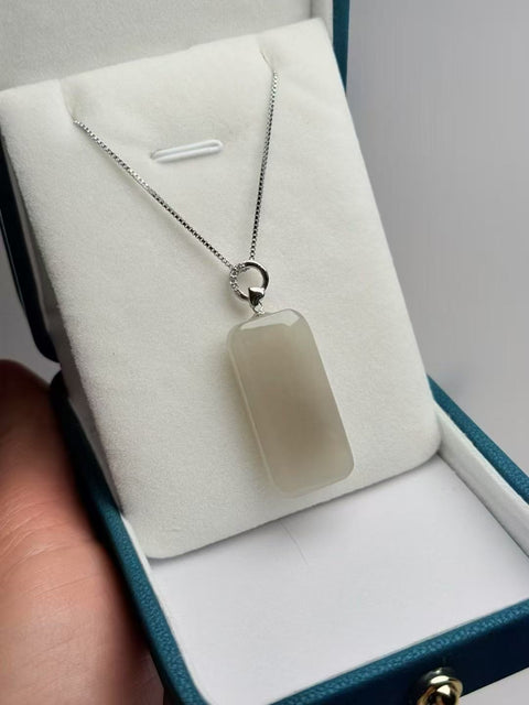 Kalung Giok Hetian Giok Alami Tidak Ada Kalung 925 Tatahan Perak Ukuran 32 * 16 * 6.6mm Sudah Termasuk Pajak Pengiriman