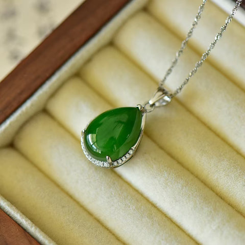 Liontin Perak Tetes Air Mata 10288# Perak Sterling 925 Bertahtakan Giok Hetian (13*18) (Perak). Gioknya halus dan hangat saat disentuh. Desainnya unik, segar, dan elegan, memanjakan mata. Biaya pengiriman dan pajak sudah termasuk.
