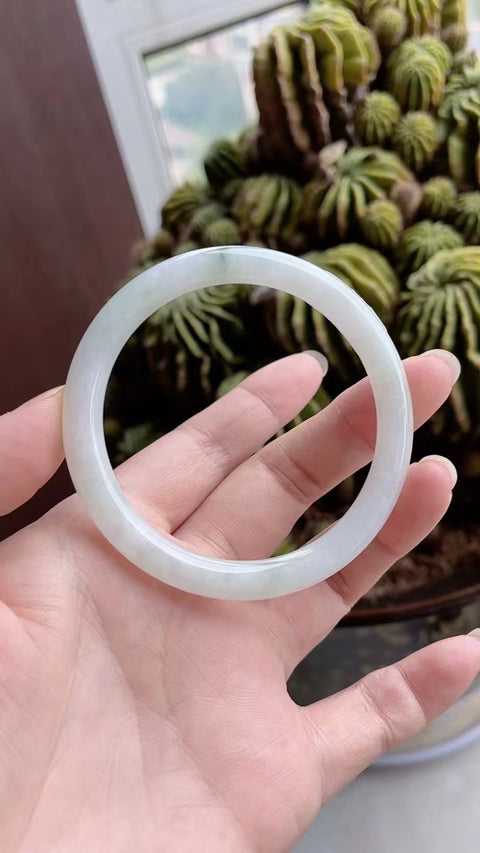 Gelang barang dari batu giok alami Bahan lubang tua Ukuran kepala penuh Batu giok 54,6 mm Pola muncul secara alami Pola acak sudah termasuk pajak pengiriman