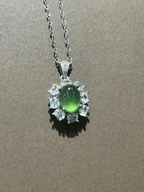 Kalung Giok Alami dari perak 925, giok yang bersih dan halus, ukuran 9,5 * 8mm, sudah termasuk ongkos kirim dan pajak.