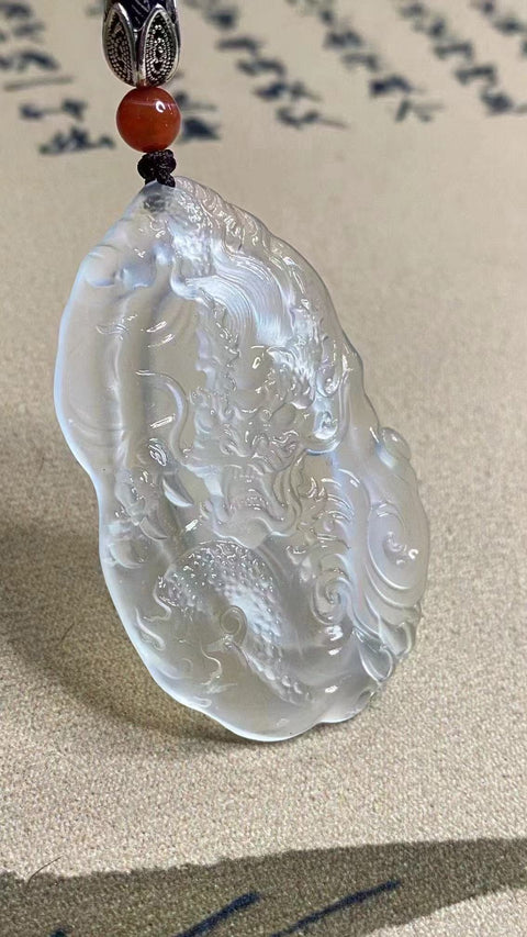 Liontin Naga Giok Cui Alami Ukuran 61.7 * 36.9mm Giok halus dan hangat, diukir dengan tangan, sudah termasuk ongkos kirim dan pajak.