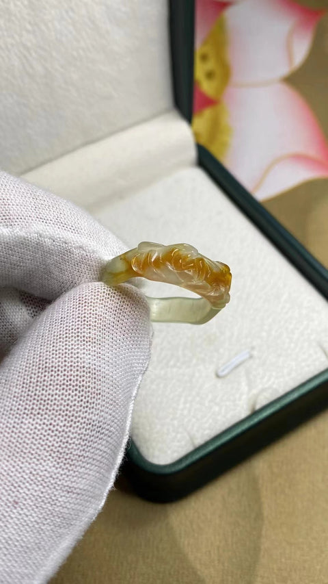 Cincin Giok Giok Bunga Cui Giok Giok halus dan hangat dengan pola khusus Ukuran 18,6 mm Sudah termasuk ongkos kirim dan pajak.