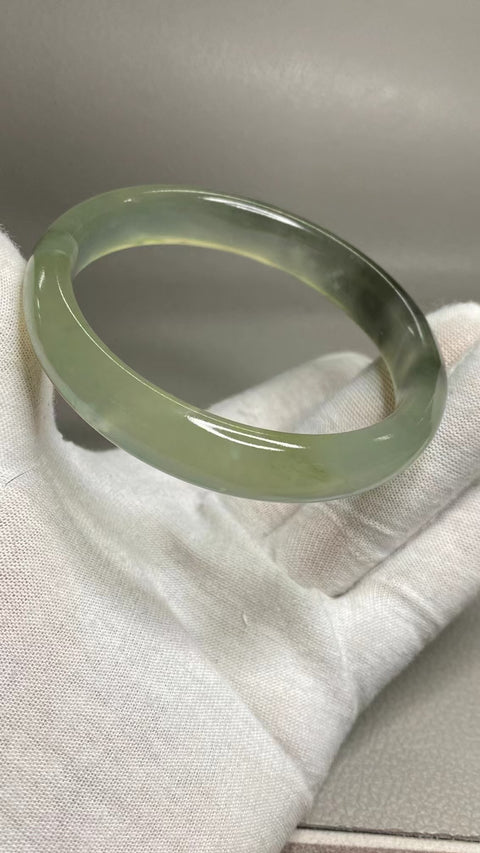 Gelang Lukisan Pemandangan Giok Cui Alami Ukuran 64-66mm Ukuran 65.6mm Lebar Sisi 13.2mm Giok adalah semua yang terjadi secara alami Pola acak termasuk pajak pengiriman