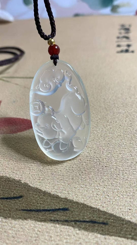 Babi (Zodiak Cina): Liontin giok Xiuyan yang indah, dingin dan tembus cahaya, berpendar, dimensi: 42 x 26 mm, termasuk biaya pengiriman dan pajak.