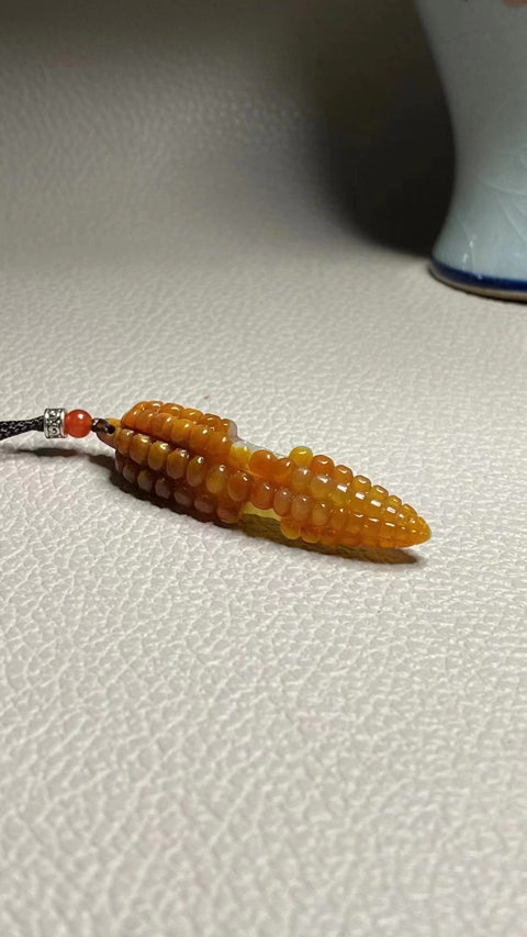 Liontin Jagung Bunga Giok Cui Jade Alami Ukuran 51 * 39mm Buatan Tangan Termasuk Pajak Pengiriman