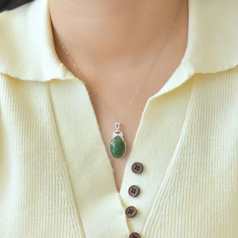 10715 Set Kalung Busur Wajah Telur Jasper Alami dari 925 Perak Ukuran 13 * 18mm Giok bersih, halus dan hangat Sudah termasuk pajak pengiriman.