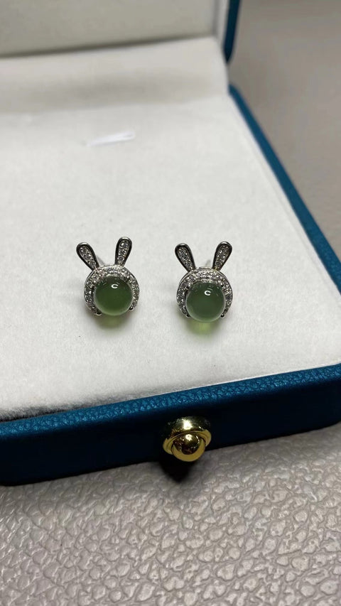 Anting Kelinci Giok Alami dari Perak 925 Ukuran 6.3mm Giok bersih dan halus Gayanya sangat indah Sudah termasuk pajak pengiriman