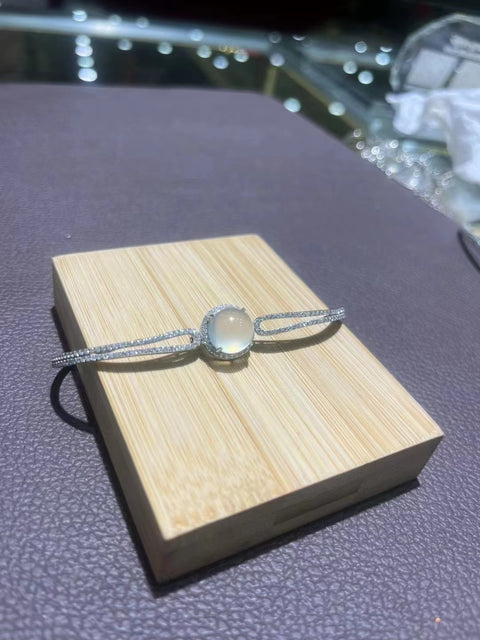 Gelang Batu Giok Cui Giok dan Berlian Tinggi yang terbuat dari batu giok perak 925 yang bersih dan halus Ukuran 11mm Sudah termasuk pajak pengiriman.