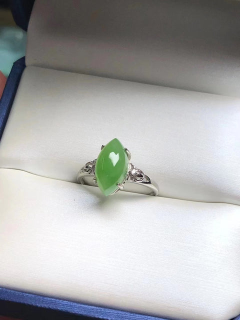 Baru ...... Hetian Jade Jasper Cincin Bahan Pit Tua 『Apple Green』🍏🍏 Warna Giok Keinginan Jatuhkan 925 Perak Tatahan Mulut Langsung &nbsp; Ukuran: 13 × 7mm &nbsp; Sudah Termasuk Pajak Pengiriman