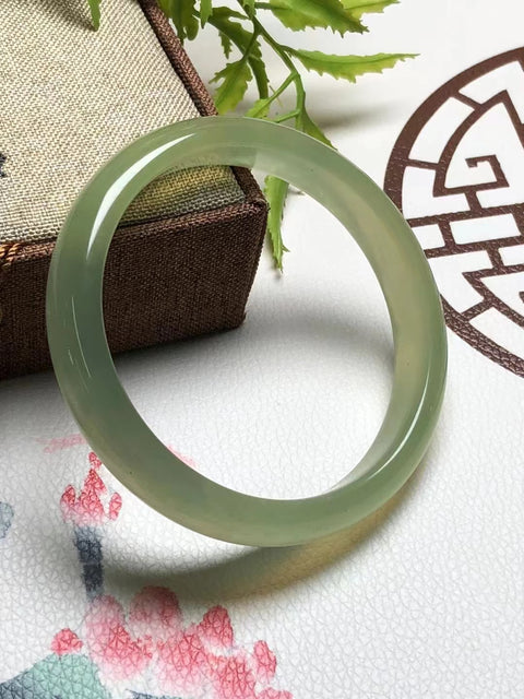 Gelang Giok Cui Alami & nbsp; Ukuran 68 * 13,7 * 8,3 mm Batu giok ini terbentuk secara alami dan polanya acak Termasuk pajak pengiriman.