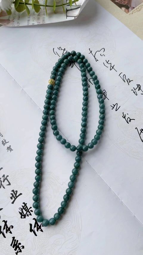 Rantai Jadeite Alami Penuh dengan kepala air dan dasar yang hangat dan halus Gelang 4 lilitan Ukuran 0,7 Warna yang indah sudah termasuk pajak pengiriman.