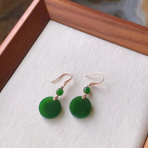 Anting Jasper Alami Pengaturan Emas 18k Ukuran 16 * 16mm Giok bersih, halus dan hangat Termasuk pajak pengiriman.