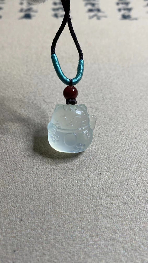 Liontin Giok Alami Ukuran 28 * 13mm Giok Bening Kristal Termasuk pajak pengiriman.