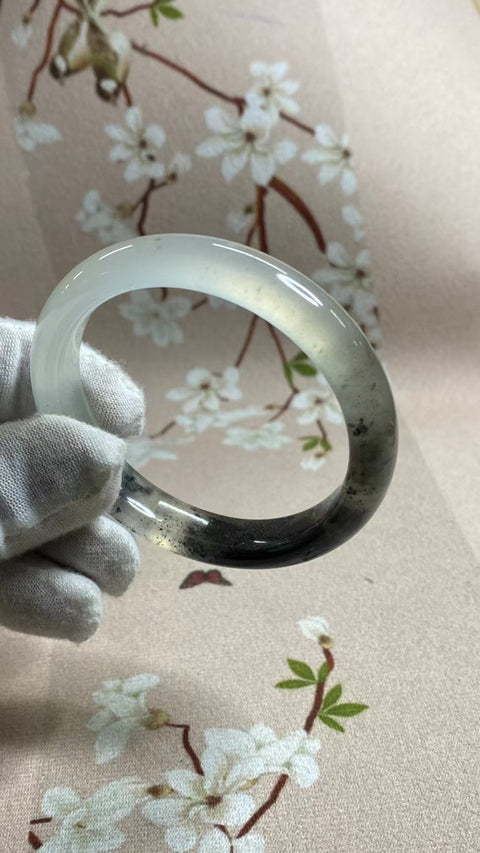 Gelang Gradien Tinta Es Giok Cui Jade Alami Ukuran 54-56mm Ukuran 55.1mm Lebar Sisi 11.3mm Giok semuanya terjadi secara alami Pola acak & sudah termasuk pajak pengiriman