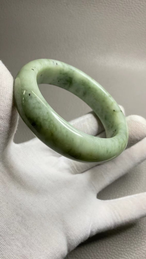 Gelang Cui Giok Minyak Cui Alami Ukuran 60-62mm Ukuran 61.5mm Lebar Sisi 18.8mm Giok terjadi secara alami Pola acak termasuk pajak pengiriman