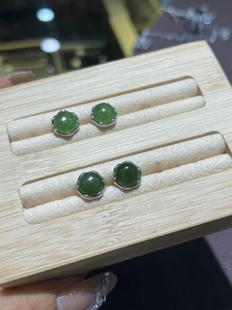 Anting-anting Giok Jasper Rusia Alami dari Perak 925 Ukuran 8mm Giok bersih, halus dan hangat Gaya sederhana dan halus sudah termasuk pajak pengiriman.