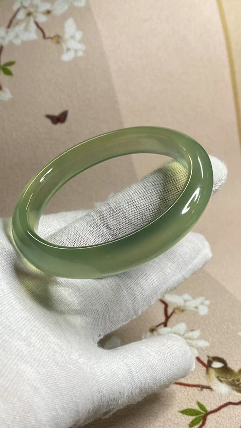 Gelang Hijau Es Giok Cui Giok Alami Ukuran 54-56mm Ukuran 55.5mm Lebar Sisi 11.1mm Giok terjadi secara alami Pola acak termasuk pajak pengiriman