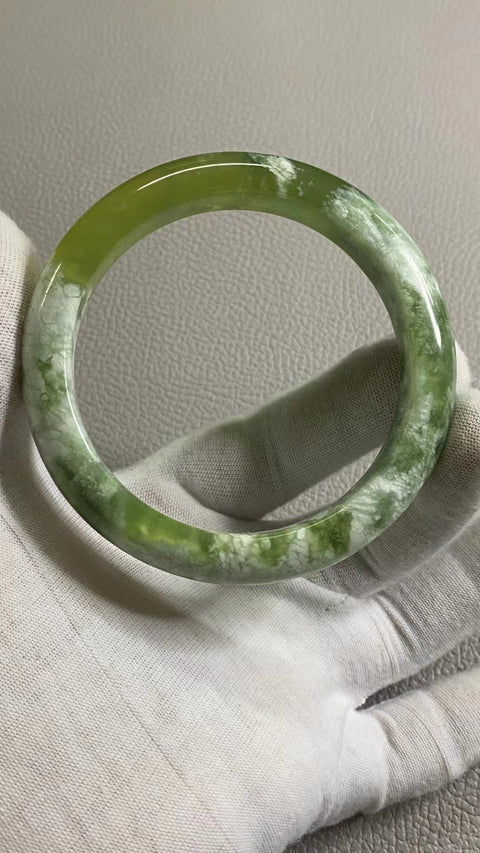 Gelang Gelang Giok Cuyu Hijau Titi Milkcap Ukuran 61-63mm Ukuran 62.5mm Lebar Sisi 12.2mm Giok terjadi secara alami Pola acak Termasuk pajak pengiriman 202407161324