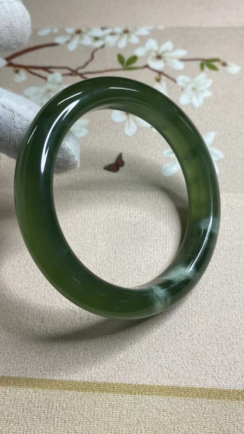Gelang Giok Cui Giok Hijau Penuh Gelang Giok Terapung Ukuran 57-59mm Ukuran 58.1mm Lebar Samping 11.9mm Giok ini semuanya terbentuk secara alami Pola acak Termasuk ongkos kirim dan pajak.