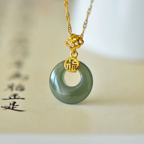 3047Q-2 Set Kalung Ankara Horisontal Giok Hetian Jade Bening Alami dalam Gaya 925 Perak Ukuran 15 * 15mm Termasuk Pajak Pengiriman