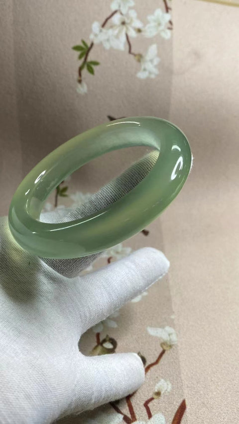 Gelang Hijau Es Giok Cui Giok Alami Ukuran 53-55mm Ukuran 54mm Lebar Sisi 12.8mm & nbsp; Giok adalah semua pola yang muncul secara alami secara acak