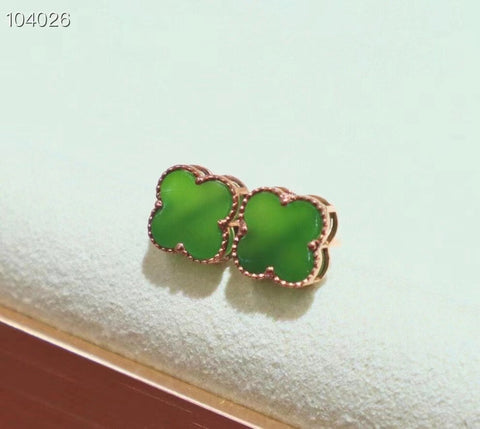 Anting-anting pejantan Jasper bergaya, sederhana dan serbaguna, dengan rasio harga yang tinggi, terbuat dari emas 18 karat, ukuran 8mm sudah termasuk ongkos kirim dan pajak.