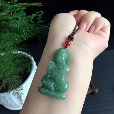 Jasper Dewi Belas Kasih, dengan daging yang halus dan mata yang sedikit terkulai, adalah sosok yang menampilkan dan tenang, menyampaikan dunia dengan kegembiraan dan kebahagiaan. Ukuran 30*50mm Tebal 10mm Sudah termasuk ongkos kirim dan pajak.