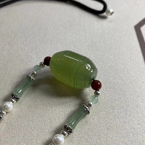 Kalung Giok Passepartout 25*18mm Termasuk ongkos kirim dan pajak.