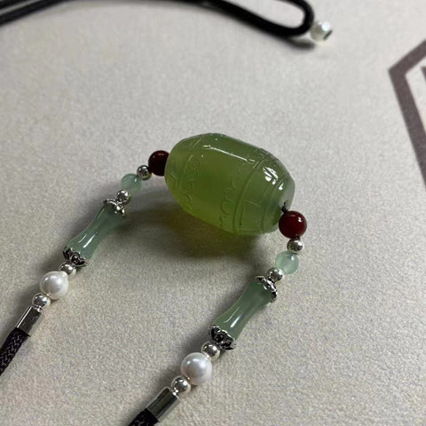 Kalung Giok Passepartout 25*18mm Termasuk ongkos kirim dan pajak.