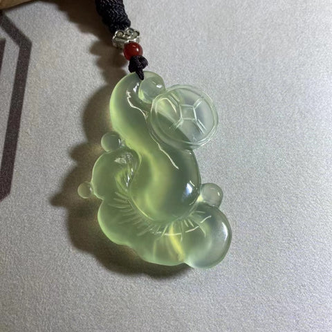 Kalung Giok Ruyi Giok Alami 63*47mm Termasuk ongkos kirim dan pajak.