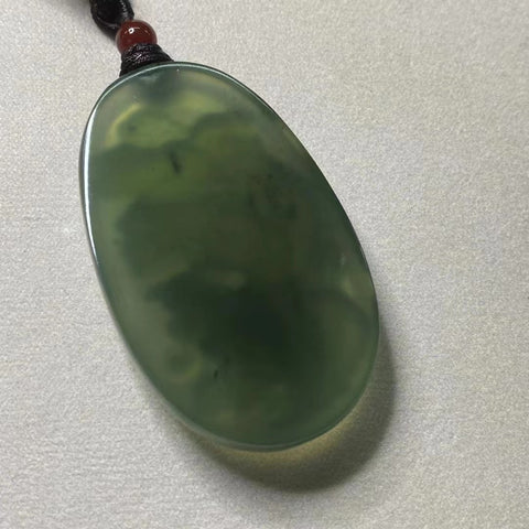 Tinta Kalung Giok Alami yang Menguntungkan, bahan minyak dan bening, warna biru berasap halus, 58*36mm, termasuk ongkos kirim dan pajak.