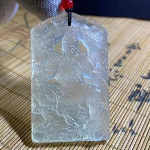 Kalung Giok Es Guan Gong Ice Jade Es dan berair, setia dan benar, ukuran 40*67mm, termasuk ongkos kirim dan pajak.