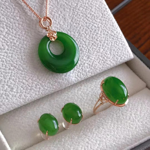 Jasper Set Giok Klasik Pengaturan Emas 18k Lihat detailnya yang begitu indah Liontin Giok Ukuran 20mm Tebal 5mm Cincin 10 * 14 Ukuran 14 tetap dapat diubah Pengiriman dan Pajak Sudah Termasuk!