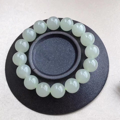 Gelang giok giok Hetian bening Gelang giok giok Hetian alami Gelang giok bening berair dan berminyak terlihat bagus di tangan Hemat biaya Ukuran 12mm Sudah termasuk ongkos kirim dan pajak.
