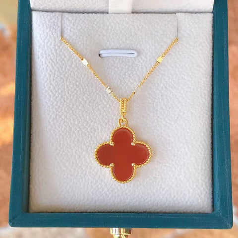 Kalung Batu Akik Merah Selatan Semanggi Emas 18k Sederhana Mewah Ringan dengan Detail Sempurna Ukuran Premium Sederhana 19mm Termasuk pajak pengiriman.