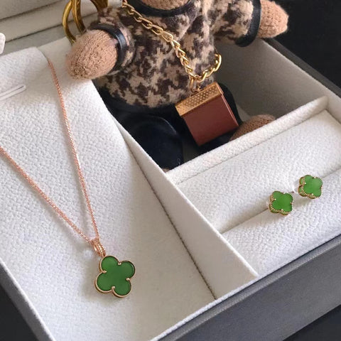 Set Jerami Giok Giok Rusia Alami 18k Rose Gold Pengaturan suasana yang cukup Fashion Cahaya Mewah Giok Nude Ukuran 15mm Anting 8mm Termasuk Pajak Pengiriman