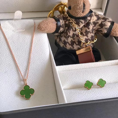 Set Jerami Giok Giok Rusia Alami 18k Rose Gold Pengaturan suasana yang cukup Fashion Cahaya Mewah Giok Nude Ukuran 15mm Anting 8mm Termasuk Pajak Pengiriman