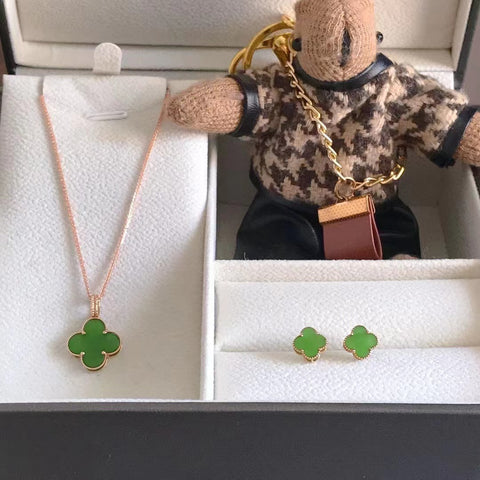 Set Jerami Giok Giok Rusia Alami 18k Rose Gold Pengaturan suasana yang cukup Fashion Cahaya Mewah Giok Nude Ukuran 15mm Anting 8mm Termasuk Pajak Pengiriman