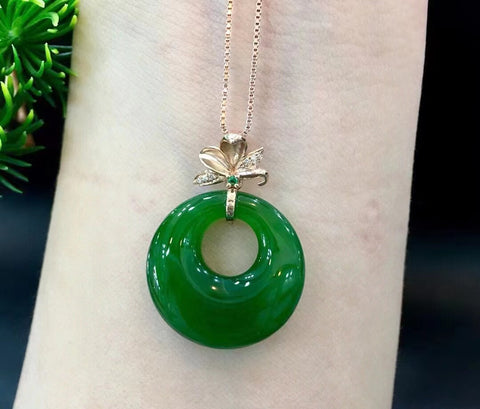 Liontin Jasper Bahan jasper tua pilihan Bersih, halus, tidak ada noda hitam, tidak ada retakan Warna yang indah Bergaya dan elegan pada bagian bodi Pengaturan emas 18 karat Ukuran 20mm Sudah termasuk ongkos kirim dan pajak
