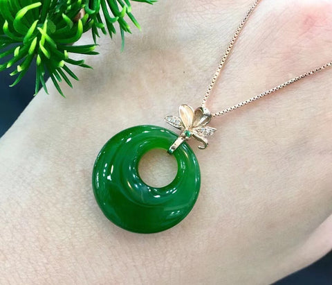 Liontin Jasper Bahan jasper tua pilihan Bersih, halus, tidak ada noda hitam, tidak ada retakan Warna yang indah Bergaya dan elegan pada bagian bodi Pengaturan emas 18 karat Ukuran 20mm Sudah termasuk ongkos kirim dan pajak