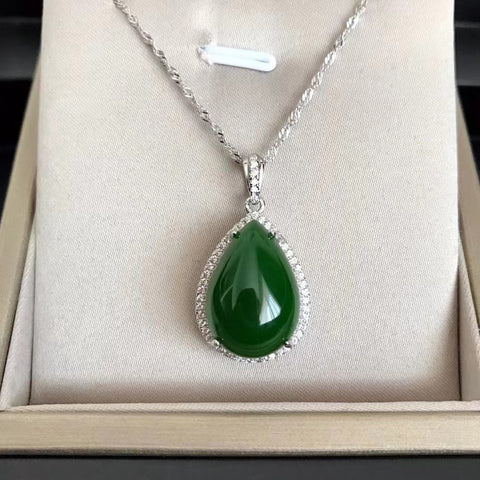 Liontin halus baru berwarna biru alami Rusia ditambah 925 mode rantai perak dengan kualitas giok yang indah dan indah sangat bagus, spesifikasi murah hati yang modis dan modis, sudah termasuk pajak pengiriman 13 * 18mm