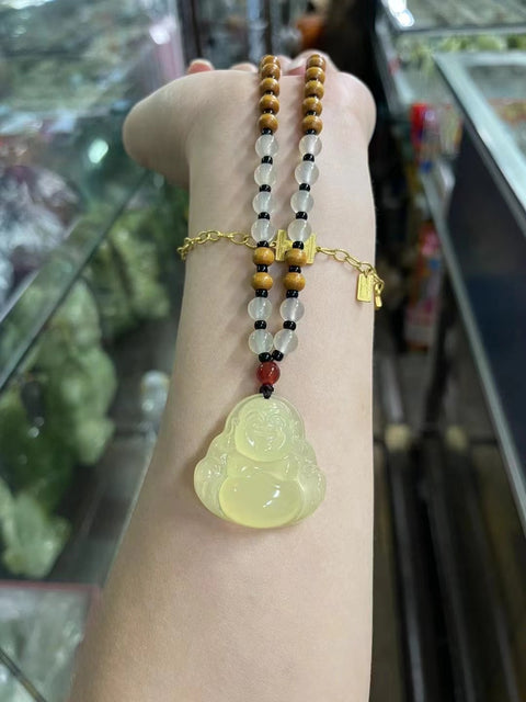 Liontin Buddha Tersenyum Giok Halus Sudah termasuk ongkos kirim dan pajak.