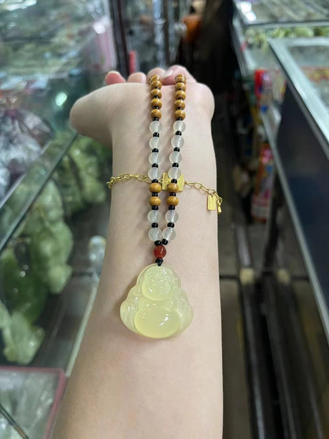 Liontin Buddha Tersenyum Giok Halus Sudah termasuk ongkos kirim dan pajak.