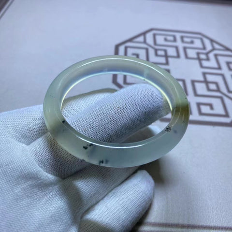 Gelang Giok Bunga Giok Cui Fine Jade Gaya unik dan unik Cocok untuk cincin 50,51,52 cincin lebar 10mm Giok semuanya alami dan polanya acak Termasuk ongkos kirim dan pajak.