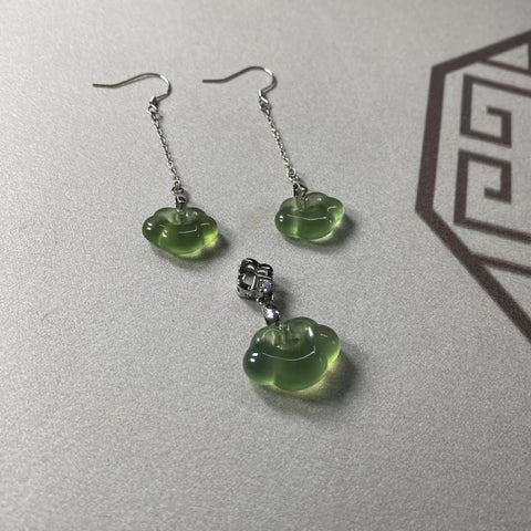 Liontin Set Giok 20 * 15mm Anting 16 * 12mm Sudah termasuk pajak pengiriman