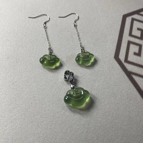 Liontin Set Giok 20 * 15mm Anting 16 * 12mm Sudah termasuk pajak pengiriman